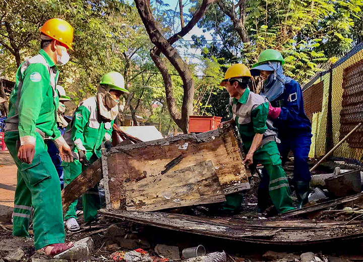 Công ty CP Môi trường và Công trình Đô thị Huế.